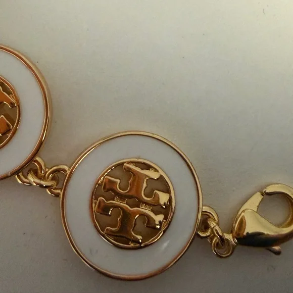 Authentic Tory Burch 18 Gold Plated White and Gold Enamel Logo Link Bracelet New - Picture 3 of 8